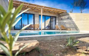 Sea view villa with private swimming pool