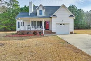 9 Mi to Dtwn Greenville Home with Screened Patio! - Chocowinity