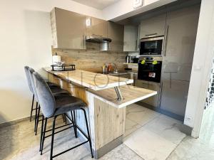 Superbe 3 pieces Nice 100m de la mer