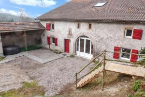 Maison spacieuse à Arrentès-de-Corcieux avec jacuzzi