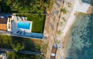 4 Bedroom Stunning Home In Turanj - 图兰杰