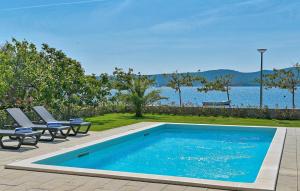 4 Bedroom Stunning Home In Turanj