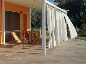 Villa Parruccia with a pool and a panoramic view - Ripe San Ginesio