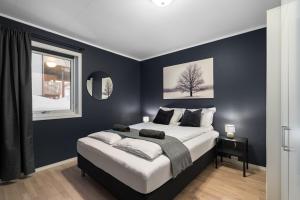 Near Downtown - Large Beds - Free Parking