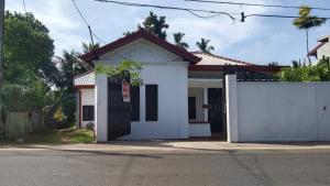 Lagoon Villa Tangalle