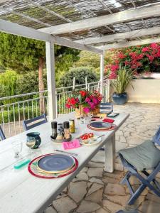 Maison Vue Mer à Lumio avec Terrasse et Jardin Clos