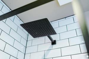 Elegant 1-Bedroom Studio with Luxury Finishes