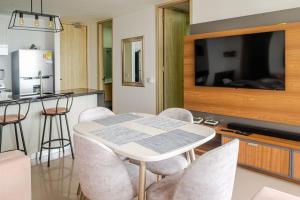 Apartamento Moderno y lujoso con vista al mar Piso 1903 - cerca a ciudad amurallada