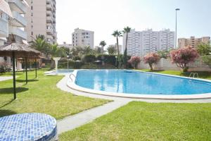 New Charming Apartment by the beach with swimming pool, parking & tennis court