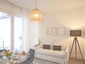 Príncipe Real Lovely Apt with AC