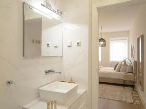 Príncipe Real Lovely Apt with AC