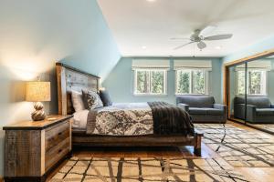 Tahoe Dreamer by Tahoe Getaways - Pet Friendly 4 BR Gated Home w Fenced Yard, Game Room & Walk to Lake!