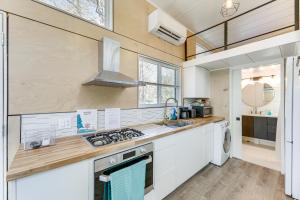 Hiking and Creek Manor Tiny Home in Forest Retreat