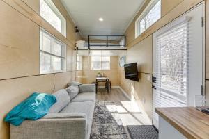 Hiking and Creek Manor Tiny Home in Forest Retreat