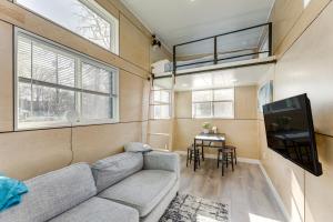 Hiking and Creek Manor Tiny Home in Forest Retreat