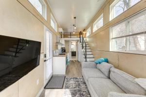 Hiking and Creek Manor Tiny Home in Forest Retreat