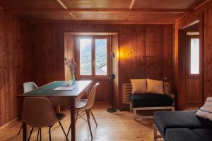 Waterfall House - retreat, swim, bike, hike and ski