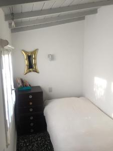 habitación con baño privado y entrada independiente