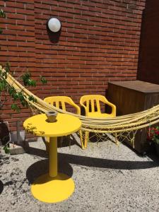 habitación con baño privado y entrada independiente