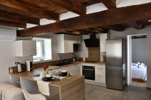 Maisons de vacances La Pommeraie - Balneo- Queen Size- Canal- Parking : Maison 1 Chambre