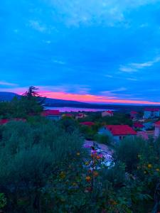 Lili Apartments, Sv Dunata 18