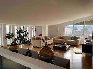 Luxury spacious flat with a lovely terrace - Unrated properties in Tirana