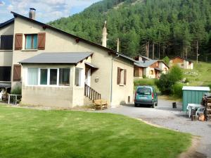 Maison de charme à Fontrabiouse avec vue sur la montagne
