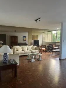 Apartamento Amplio y Confortable - San Diego