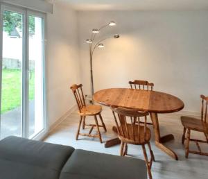 Maisons de vacances Maison charmante a Concarneau avec spa exterieur : photos des chambres