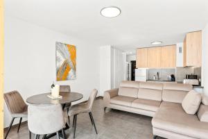 Cozy, modern studio DREAM BLUE