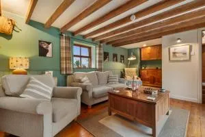 Foxes Walk - Rural Views Rustic Charm - Templeton