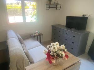 Maisons de vacances Bas de villa composee d-un 3 pieces et d-un studio avec piscine privee : photos des chambres