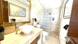 Luxurious 3-Bedroom Retreat in Ajijic - San Antonio- Walk to Everything