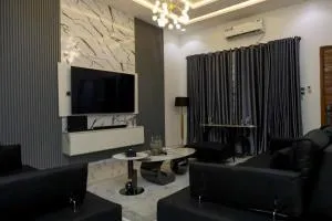 Luxury & quiet ML Homes Lagos - Araromi