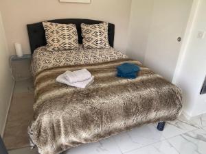 Maisons de vacances Bas de villa composee d-un 3 pieces et d-un studio avec piscine privee : photos des chambres