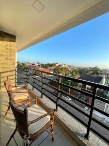 3 quadras do mar, com sacada!!