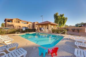 3 Mi to Dtwn Mesa Townhome with Patio