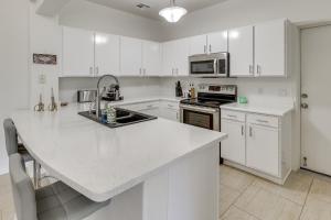3 Mi to Dtwn Mesa Townhome with Patio