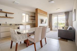 Alto padrão com piscina a 300m do mar - CAN103G