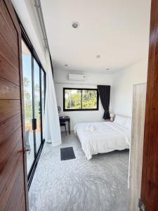 Scenic Lamai Getaway