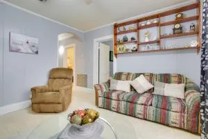 Walk to 1st Street Family Home in Thibodaux! - Lockport