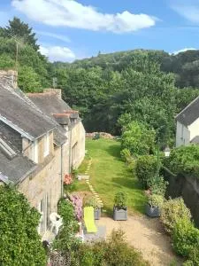 Charmante Maison à Huelgoat avec Terrasse et Jardin - 于埃尔戈阿