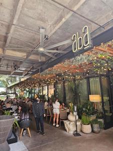 UT Hook em Horns SkyLoft