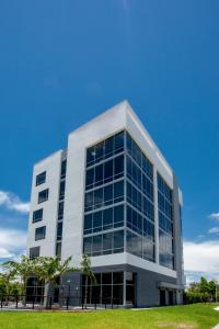 Kompose Boutique Miami Airport