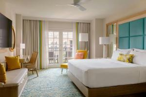 King Room Main Atrium View - Water Park Access  room in Gaylord Palms Resort & Convention Center