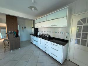 Lindo apto 2 quartos com ar wi-fi churrasqueira garagem Praia dos Ingleses