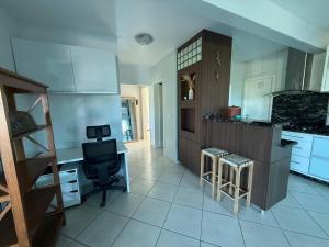 Lindo apto 2 quartos com ar wi-fi churrasqueira garagem Praia dos Ingleses