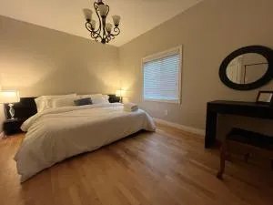 King and Queen rooms -J&J Chilliwack - Rosedale