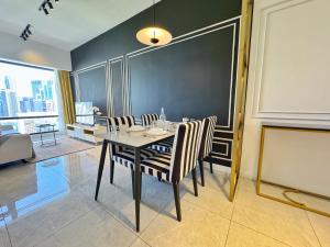 Axon Bukit Bintang Cozy 1BR Suite with KLCC View