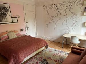 Maisons d'hotes Equilibrium Family House by E : Chambre Lit King-Size - Vue sur Jardin